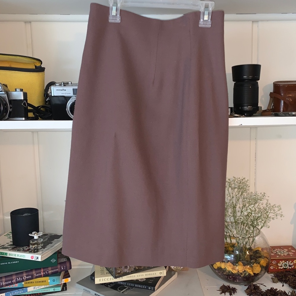 Hourglass skirt